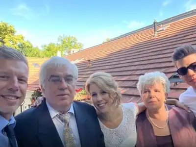 Magyar Péter megmutatta a családját: kiderült, kik a szülei és mivel foglalkoznak a testvérei