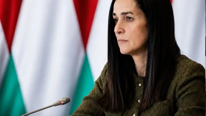 Orbán Anita egyetlen tollvonással söpört végig a külügyön: egyszerre 25 nagykövetet váltanak le