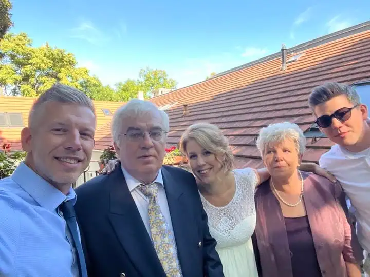 Magyar Péter megmutatta a családját: kiderült, kik a szülei és mivel foglalkoznak a testvérei