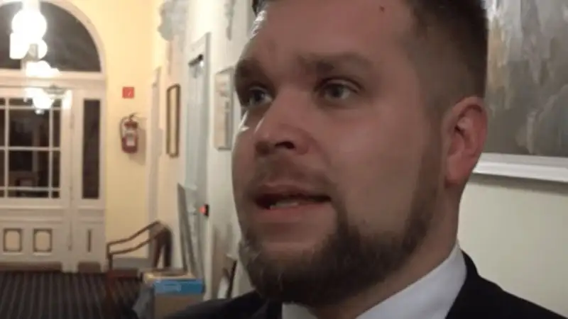 Dőlnek a dominók: Széthullott a Fidesz média Győrben, óriási a botrány.