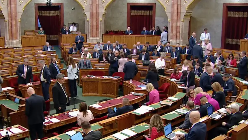 Botrány a Parlamentben: Pócs János olyat tett, hogy soha nem látott szigort vezethetnek be!