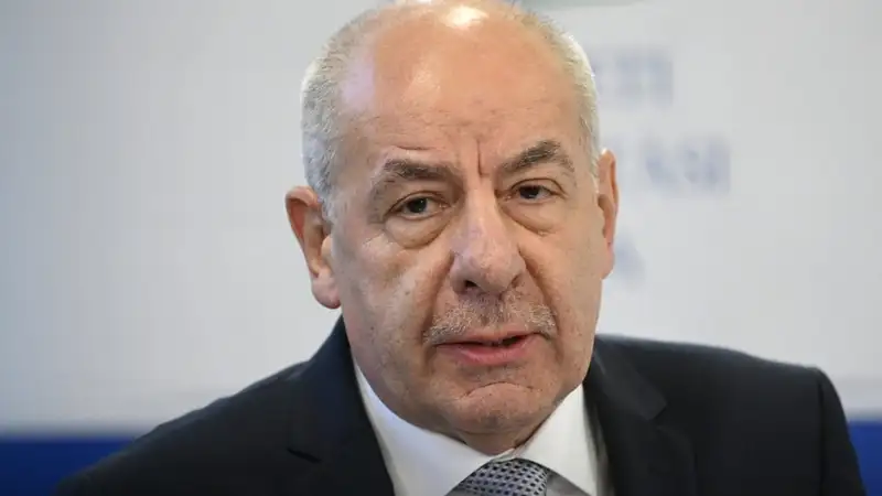 Döntött a kormány: Magyar Péter leváltja Sulyok Tamást